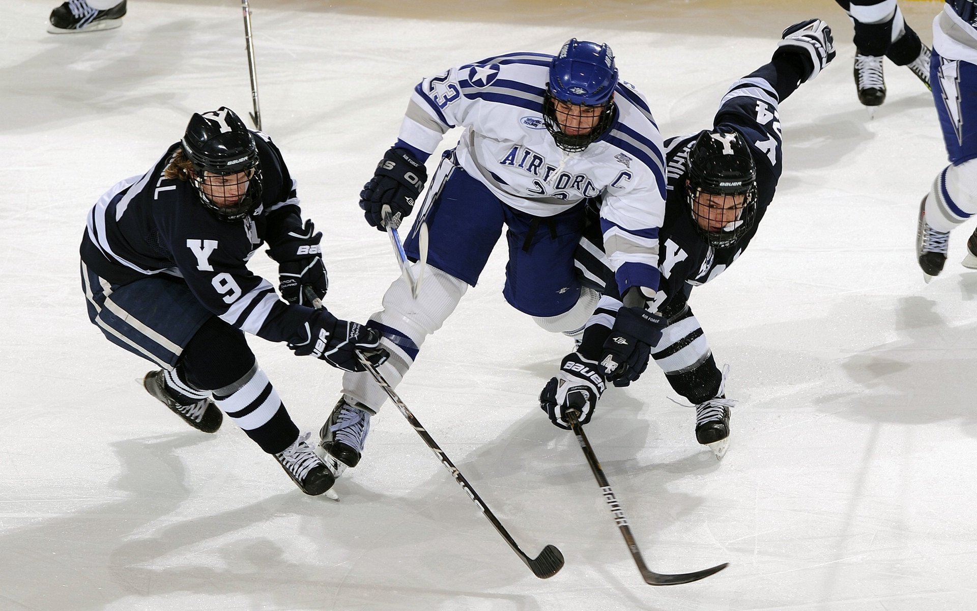 特色足球文化展在多地巡展，弘扬地方特色体育文化，足球特色示范园